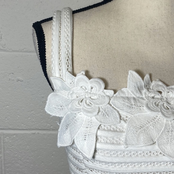 Jacaranda Open Weave Bustier Top w Floral Applique - Picture 4 of 11
